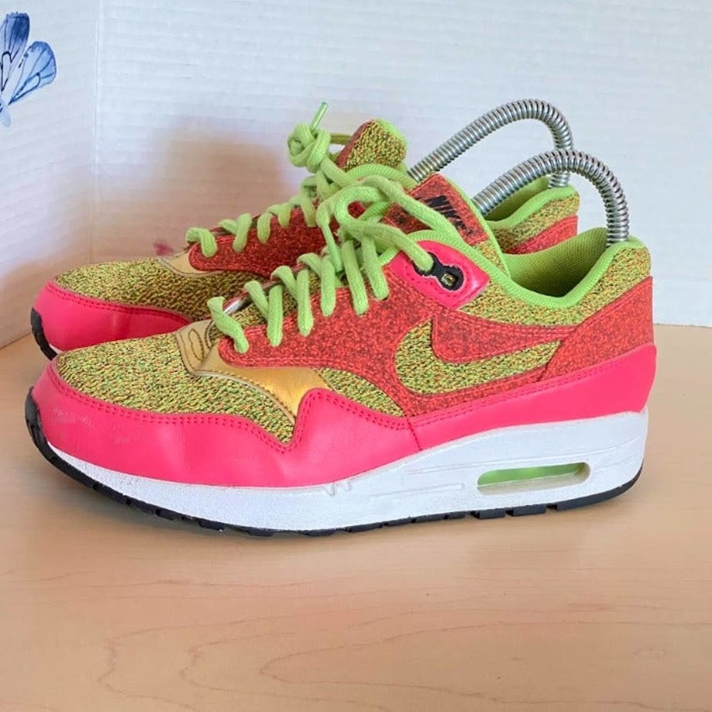 Nike Air Max Women's US 7 Lace Up Athletic Sneakers Pink Lime